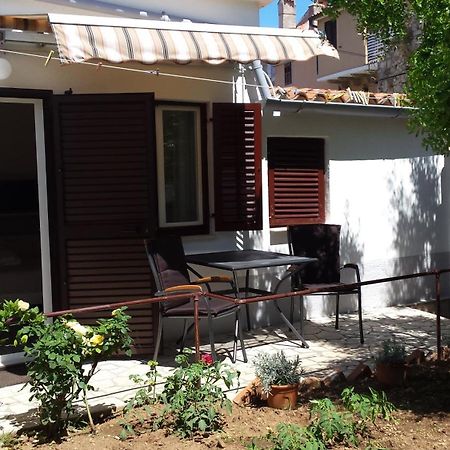 Apartment Dinko Cres Bagian luar foto